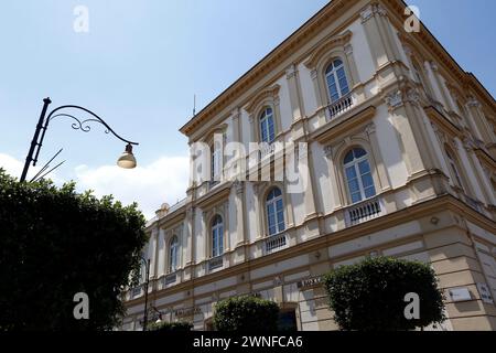 Pompeji, Italien - 22. Mai 2016: Blick auf den alten Palast in der Innenstadt von Banco de Napoli auf Pompeji, Italien Stockfoto