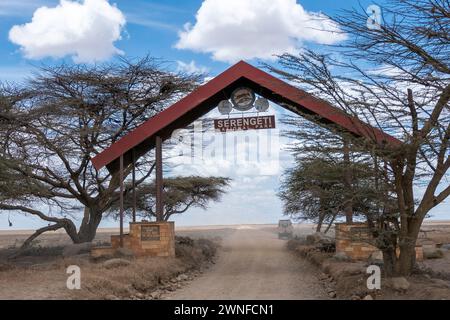 Serengeti, Tansania, 26. Oktober 2023. Eintritt zum Serengeti-Nationalpark Stockfoto