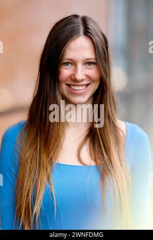 Reisebloggerin Ann-Kathrin Bendixen vor der Abfahrt zur 2. Zeige der 17. Staffel der RTL-Tanzshow Let s Dance . Köln, 01.03.2024 NRW Deutschland *** Travel Bloggerin Ann Kathrin Bendixen bevor sie zur 2. Show der 17. Staffel der RTL Dance Show Let s Dance Köln, 01 03 2024 NRW Deutschland Copyright: XChristophxHardtx Stockfoto