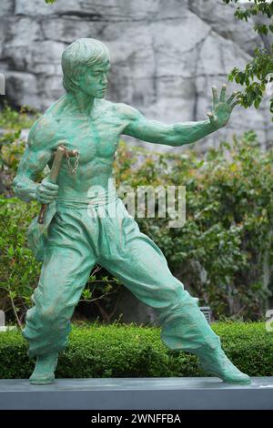 GUANGZHOU, CHINA - 22. Februar 2024: Bruce Lee Statue in seiner Stadt Kanton Stockfoto