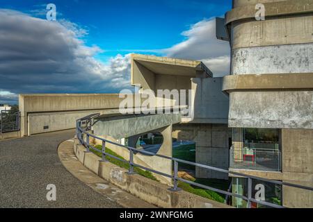 Kirche Saint-Pierre in Firminy-Vert, ein architektonisches Werk des Architekten Le Corbusier. Saint-Etienne, Departement Loire, Frankreich Stockfoto