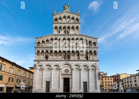 Chiesa di San Michele in Foro St Michael römisch-katholische Kirche Basilika auf Piazza San Michele Platz in der historischen Mitte der alten mittelalterlichen Stadt Lucca, Stockfoto