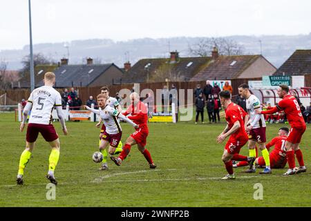 Bonnyrigg, Schottland. März 2024. Euan O’Reilly (16 – Stenhousemuir) macht Platz für ein Foto am Rand der Box. Credit: Raymond Davies / Alamy Live News Stockfoto