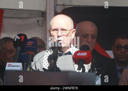 Kasbah, Tunis, Tunesien. März 2024. Der Generalsekretär der UGTT, Noureddine Taboubi, sprach während der Demonstration, die in Kasbah vor dem Regierungssitz in Anwesenheit Tausender seiner Unterstützer und Journalisten aus der lokalen und ausländischen Presse stattfand, von gewerkschaftsrechten, wirtschaftliche und soziale Rechte, solange die bürgerlichen und individuellen Rechte nicht gewährleistet sind. (Kreditbild: © Chokri Mahjoub/ZUMA Press Wire) NUR REDAKTIONELLE VERWENDUNG! Nicht für kommerzielle ZWECKE! Stockfoto