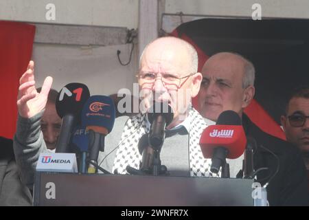 Kasbah, Tunis, Tunesien. März 2024. Der Generalsekretär der UGTT, Noureddine Taboubi, sprach während der Demonstration, die in Kasbah vor dem Regierungssitz in Anwesenheit Tausender seiner Unterstützer und Journalisten aus der lokalen und ausländischen Presse stattfand, von gewerkschaftsrechten, wirtschaftliche und soziale Rechte, solange die bürgerlichen und individuellen Rechte nicht gewährleistet sind. (Kreditbild: © Chokri Mahjoub/ZUMA Press Wire) NUR REDAKTIONELLE VERWENDUNG! Nicht für kommerzielle ZWECKE! Stockfoto