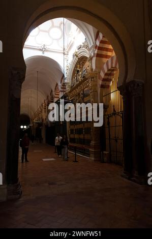 Moschee/Kathedrale von Cordoba Eine Reihe christlicher Grabkapellen und Gräber wichtiger Mitglieder des Adels oder des Klerus auf der Westseite des Stockfoto