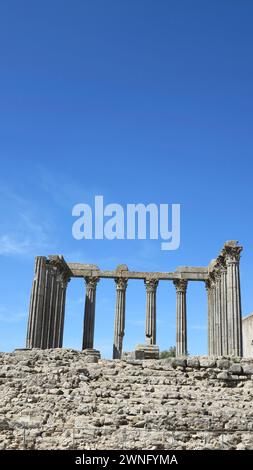 Der römische Tempel von Evora, auch Templo de Diana genannt, ist ein alter Tempel in der portugiesischen Stadt Evora Stockfoto