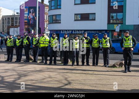 Glasgow, Schottland, Großbritannien. März 2024. Pro-palästinensische Demonstranten marschieren in die Emirates Arena in Glasgow, um gegen die Teilnahme israelischer Athletik-Hallenweltmeisterschaften 2024 zu protestieren und einen Waffenstillstand in Gaza zu fordern. Quelle: R.Gass/Alamy Live News Stockfoto