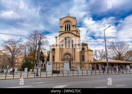 Belgrad, Serbien - 8. Februar 2024: Die Kirche St. Alexander Newski ist eine serbisch-orthodoxe Kirche in Belgrad. Es wurde im Stil von Morav erbaut Stockfoto