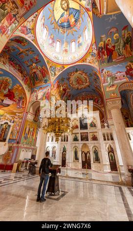 Belgrad, Serbien - 8. Februar 2024: Die Kirche St. Alexander Newski ist eine serbisch-orthodoxe Kirche in Belgrad. Es wurde im Stil von Morav erbaut Stockfoto