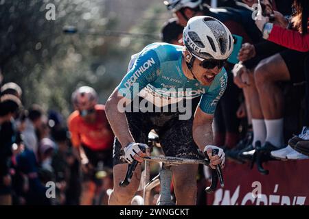 Siena, Italien. März 2024. Foto: Zac Williams/SWpix.com - 03/03/2024 - Radfahren - 2024 Strade Bianche - Benoit Cosnefroy, Decathlon AG2R La Mondiale Team. Quelle: SWpix/Alamy Live News Stockfoto