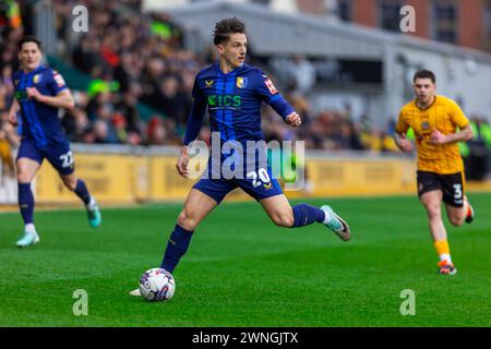 Newport, Großbritannien. März 2024. Tom Nicholls aus Mansfield Town im Einsatz während des Spiels der EFL-Football-Liga 2, Newport County gegen Mansfield Town, bei der Rodney Parade in Newport, Wales am Samstag, den 2. März 2024. Dieses Bild darf nur für redaktionelle Zwecke verwendet werden. Nur redaktionelle Verwendung, Bild nach Credit: Andrew Orchard Sportfotografie/Alamy Live News Stockfoto