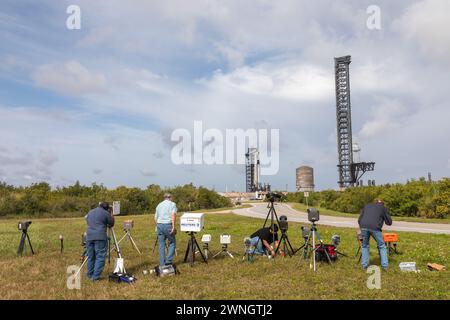 Kennedy Space Center, USA. März 2024. Das Wetter ist heute Abend nur zu 40 % bereit, denn die SpaceX NASA-Crew 8 arbeitet mit Dragon Capsule Endeavour und einem neuen Falcon 9 Booster B-1083-1, die am Nachmittag auf eine Wettereinweisung warten. Am 2. März 2024 im Kennedy Space Center im Brevard County, Florida, USA. (Foto: Scott Schilke/SIPA USA) Credit: SIPA USA/Alamy Live News Stockfoto