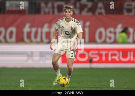 Monza, Italien. März 2024. Dean Huijsen von AS Roma während des Spiels der Serie A im U-Power Stadium in Monza. Der Bildnachweis sollte lauten: Jonathan Moscrop/Sportimage Credit: Sportimage Ltd/Alamy Live News Stockfoto