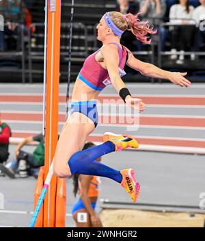 Glasgow Schottland:2–3–2024: Tag 2 Sandi MORRIS USA in Pole Vault Action in der Emirates Arena für die Leichtathletik-Hallenweltmeisterschaften Glasgow 24 UK. Quelle: PATRICK ANTHONISZ/Alamy Live News Stockfoto