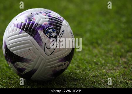 Nottingham, Großbritannien. März 2024. Der neue Nike Premier League Flug 2023-24 während des Premier League Spiels Nottingham Forest gegen Liverpool am 2. März 2024 in Nottingham, Großbritannien (Foto: Gareth Evans/News Images) in Nottingham, Großbritannien am 2. März 2024. (Foto: Gareth Evans/News Images/SIPA USA) Credit: SIPA USA/Alamy Live News Stockfoto