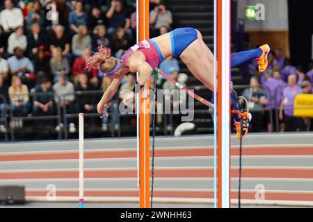 Glasgow, Großbritannien. März 2024. Emirates Arena, Glasgow, Schottland - Samstag, den 2. März: Sandi MORRIS (USA) tritt am Samstag, den 2. März 2024, im Pole Vault Finale während der Leichtathletik-Hallenweltmeisterschaften Glasgow 2024 in der Emirates Arena an (Claire Jeffrey/SPP) Credit: SPP Sport Press Photo. /Alamy Live News Stockfoto