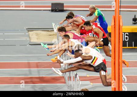 Glasgow, Großbritannien. März 2024. Emirates Arena, Glasgow, Schottland - Samstag, 2. März: Athleten treten in den 60-Meter-Hürden während der Leichtathletik-Hallenweltmeisterschaften Glasgow 2024 am Samstag, 2. März 2024 in der Emirates Arena an (Claire Jeffrey/SPP) Credit: SPP Sport Press Photo. /Alamy Live News Stockfoto