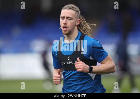 Kieran Burton von Hartlepool United wärmt sich während des Vanarama National League-Spiels zwischen Hartlepool United und Barnet im Victoria Park, Hartlepool am Samstag, den 2. März 2024. (Foto: Mark Fletcher | MI News) Credit: MI News & Sport /Alamy Live News Stockfoto