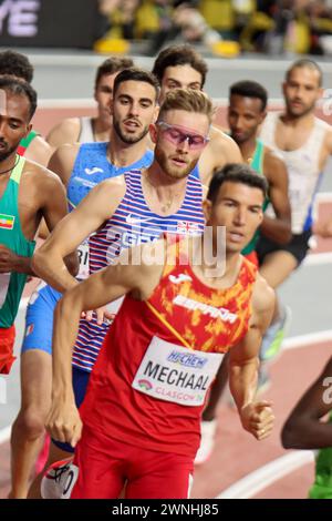 Glasgow, Großbritannien. März 2024. Emirates Arena, Glasgow, Schottland - Samstag, den 2. März: Josh KERR (Großbritannien und Nordirland - GBR) tritt am Samstag, den 2. März 2024, im 3000-Meter-Finale während der Leichtathletik-Hallenweltmeisterschaften Glasgow 2024 in der Emirates Arena an (Claire Jeffrey/SPP) Credit: SPP Sport Press Photo. /Alamy Live News Stockfoto
