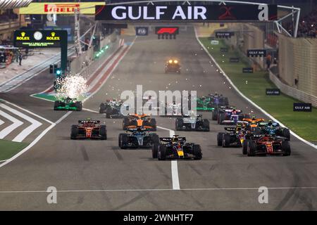 Sakhir, Bahrain. März 2024. Die Fahrer starten am 2. März 2024 während des Formel-1-Grand Prix von Bahrain auf dem Bahrain International Circuit in Sakhir, Bahrain. Quelle: Qian Jun/Xinhua/Alamy Live News Stockfoto