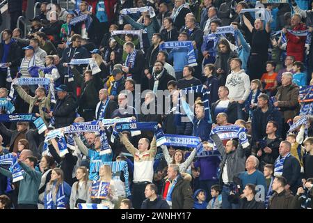 Sankt Petersburg, Russland. März 2024. Fans von Zenit wurden während des russischen Premier League-Fußballspiels zwischen Zenit Sankt Petersburg und Spartak Moskau in der Gazprom Arena gesehen. Endpunktzahl: Zenit 0:0 Spartak. Quelle: SOPA Images Limited/Alamy Live News Stockfoto