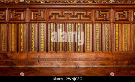 Holzdetails im Besuchsraum des Palau Güell Palastes, ein Werk von Antoni Gaudí (Barcelona, Katalonien, Spanien) Stockfoto