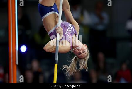 Glasgow, Großbritannien. März 2024. Molly Caudery of Britain tritt am 2. März 2024 im Stabhochsprung-Finale der Leichtathletik-Hallenweltmeisterschaften 2024 in Glasgow an. Quelle: Li Ying/Xinhua/Alamy Live News Stockfoto