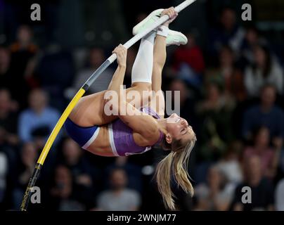 Glasgow, Großbritannien. März 2024. Molly Caudery of Britain tritt am 2. März 2024 im Stabhochsprung-Finale der Leichtathletik-Hallenweltmeisterschaften 2024 in Glasgow an. Quelle: Li Ying/Xinhua/Alamy Live News Stockfoto