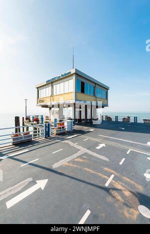 Die Fähranlegestelle in Passignano sul Trasimeno am See Trasimeno, Umbrien, Italien Stockfoto