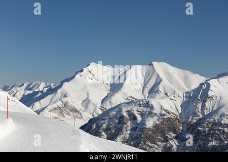 Leere Morgenhänge an der Bergstation Dachberg Stockfoto