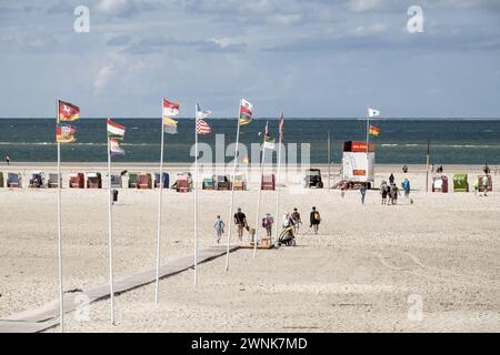 Menschen am Kniepsand Strand in Norddorf, Amrum Insel, Nordfriesland, Schleswig-Holstein, Deutschland Stockfoto