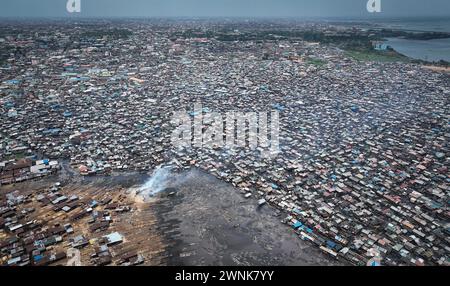 lagos-m-rz-2024-dieses-am-2-m-rz-2024-aufgenommene-luftdrohnenfoto
