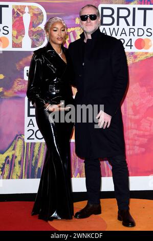 Eve mit Ehemann Maximillion Cooper bei der Verleihung der 44. BRIT Awards 2023 in der O2 Arena. London, 02.03.2024 *** Eve mit Ehemann Maximillion Cooper bei den BRIT Awards 44 2023 in der O2 Arena London, 02 03 2024 Foto:XS.xVasx/xFuturexImagex brit Awards 4825 Stockfoto