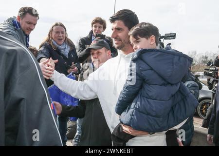 Genk, Belgien. März 2024. Der ehemalige Genk-Torhüter Thibaut Courtois kommt am Sonntag, den 3. März 2024, in Genk zu einem Fußballspiel zwischen dem KRC Genk und dem Club Brügge. Der Saison 2023-2024 der ersten Liga der „Jupiler Pro League“ der belgischen Meisterschaft. BELGA FOTO BRUNO FAHY Credit: Belga News Agency/Alamy Live News Stockfoto