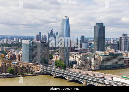 Eine Blackfrairs und die umliegenden Gebäude, wie von St. Paul's Cathedral. Stockfoto