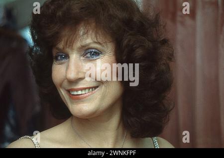 Ein posiertes Kopffoto der Country-Musik-Legende Loretta Lynn. 1982. Stockfoto