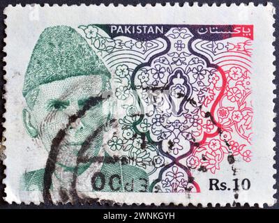 Gestempelte Briefmarke, gedruckt von Pakistan, die Porträt von Mohammad Ali Jinnah zeigt, um 1994. Stockfoto