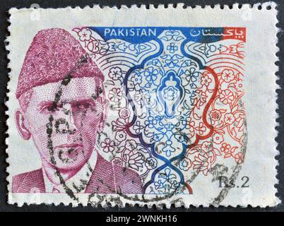 Gestempelte Briefmarke, gedruckt von Pakistan, die Porträt von Mohammad Ali Jinnah zeigt, um 1994. Stockfoto