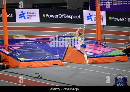 Glasgow, Großbritannien . März 2024. Molly Chaudery gewinnt Gold im Stabhochsprung der Frauen bei den Leichtathletik-Hallenweltmeisterschaften in Glasgow am 2. März 2024 Credit: Martin Bateman/Alamy Live News Stockfoto