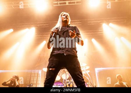 Oslo, Norwegen. Februar 2024. Die britische Power-Heavy-Metal-Band DragonForce spielt ein Live-Konzert in der Sentrum Scene in Oslo. Hier wird Sänger Marc Hudson live auf der Bühne gesehen. (Foto: Gonzales Photo - Terje Dokken). Stockfoto