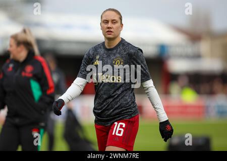 London, England. März 2024. Lisa Naalsund von Manchester United wärmt sich während des Women's Super League-Spiels zwischen West Ham United und Manchester United im Chigwell Construction Stadium auf. Credit: Alexander Canillas/Alamy Live News Stockfoto