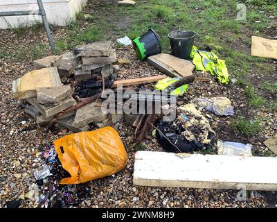 Windsor, Berkshire, Großbritannien. März 2024. Müll, der von rauen Schläfern in Windsor, Berkshire zurückgelassen wurde. Quelle: Maureen McLean/Alamy Live News Stockfoto