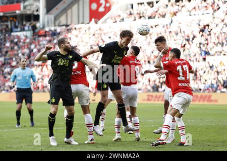 EINDHOVEN - (l-r) Bart Nieuwkoop von Feyenoord, Luuk de Jong von PSV Eindhoven, Mats Wieffer von Feyenoord, Sergino Dest von PSV Eindhoven, Olivier Boscagli vom PSV Eindhoven, Mauro Junior von PSV Eindhoven während des niederländischen Eredivisie-Spiels zwischen PSV Eindhoven und Feyenoord im Phillips-Stadion am 3. März 2024 in Eindhoven, Niederlande. ANP MAURICE VAN STEEN Stockfoto