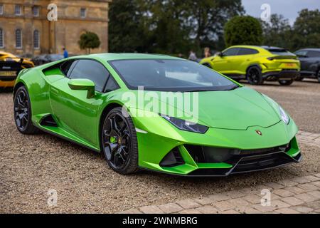 2020 Lamborghini Huracán LP 640-4 Evo, ausgestellt auf der Salon Privé Concours d’Elégance Motorshow im Schloss Blenheim. Stockfoto