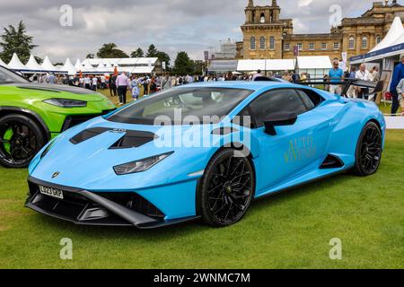 2023 Lamborghini Huracán STO, ausgestellt auf der Salon Privé Concours d’Elégance Motorshow im Schloss Blenheim. Stockfoto