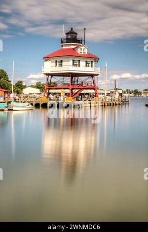 Das historische Drum Point Lighthouse bewacht die Chesapeake Bay. Stockfoto