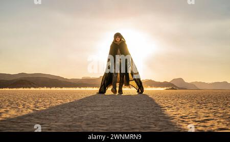 Dune: Zweiter Teil (2024) von Denis Villeneuve mit Timothée Chalamet als Paul Atredies. Teil 2 der Adaption von Frank Herberts Science-fiction-Meisterwerk. Paul Atreides vereinigt sich mit Chani und den Fremen und sucht Rache an den Verschwörern, die seine Familie zerstörten. Werbung noch ***NUR REDAKTIONELLE VERWENDUNG***. Quelle: BFA / Warner Bros Stockfoto