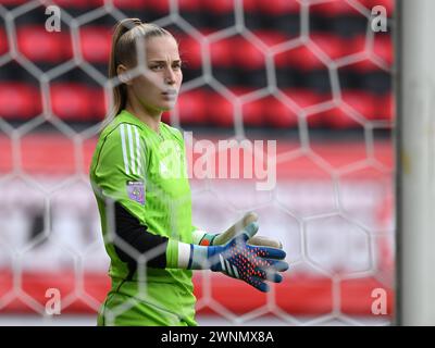 ENSCHEDE - Ajax Torhüterin Regina van Eijk beim Eredivisie-Spiel der niederländischen Azerion-Frauen zwischen dem FC Twente und Ajax im Stadion de Grolsch Veste am 3. März 2024 in Enschede, Niederlande. ANP GERRIT VAN KÖLN Stockfoto