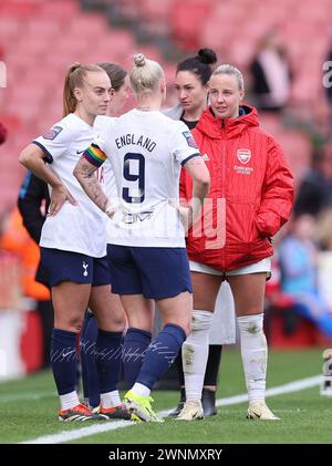 London, Großbritannien. März 2024. Beth Mead aus Arsenal und Bethany England aus Tottenham während des FA Women's Super League Spiels im Emirates Stadium in London. Der Bildnachweis sollte lauten: David Klein/Sportimage Credit: Sportimage Ltd/Alamy Live News Stockfoto